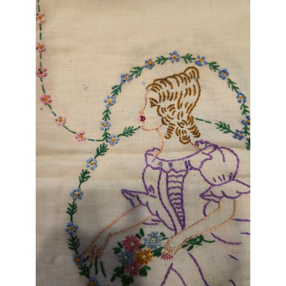 Vintage Embroidery Victorian lady Handmade White Linen Table Runner Crochet Lace - Picture 4 of 8